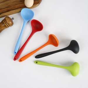 Manufacturer wholesale silicone soup spoon, food small, long handled baby pot shovel spoon, complementary food for children, household drinking soup spoon